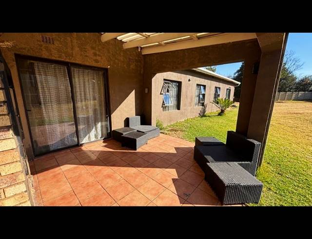 4 BEDROOM HOUSE FOR SALE IN BRACKENHURST